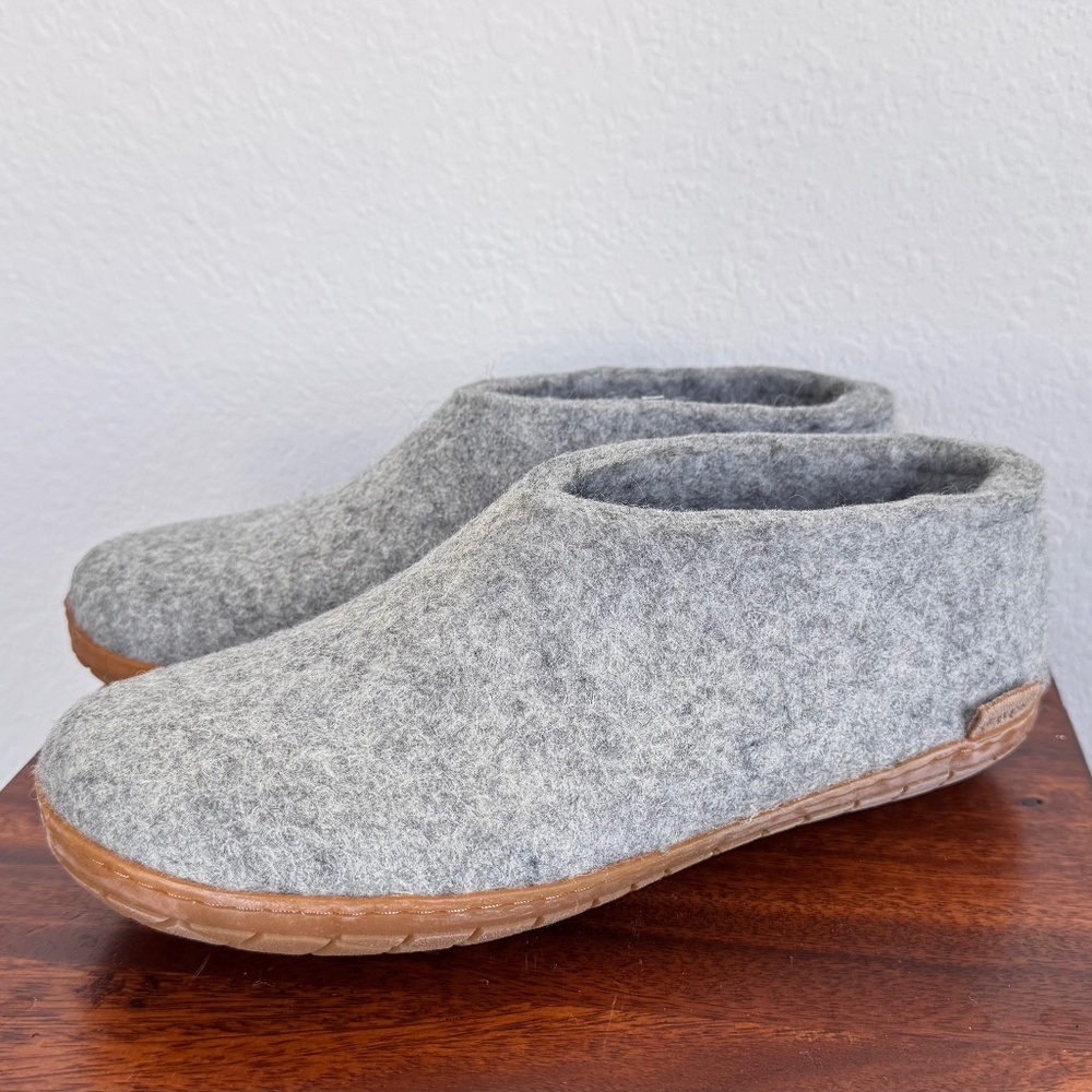 Women’s Size 8.5 Glerups Slippers